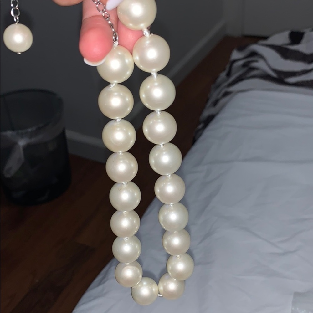 Pearl necklace